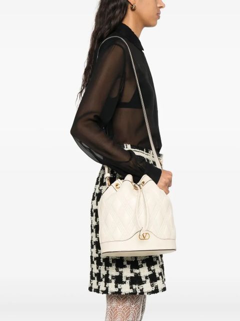 Valentino Garavani quilted bucket bag - White