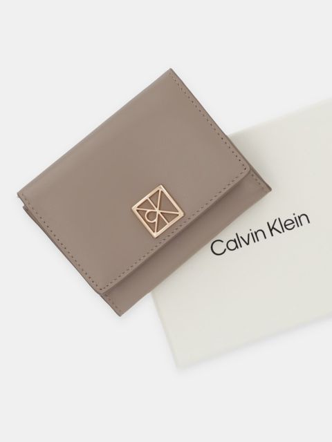 Calvin Klein portfel skórzany damski kolor beżowy LV04F1082G