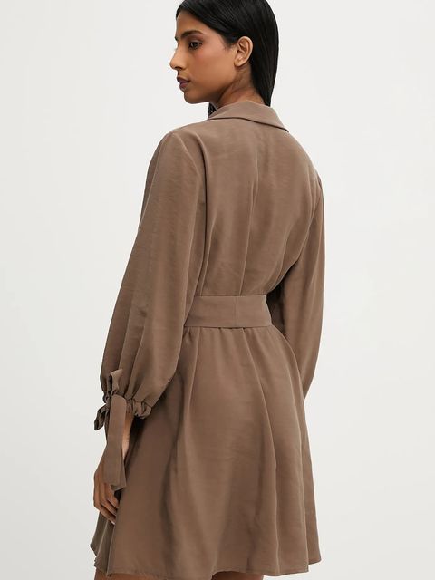 Answear.LAB sukienka kolor brązowy mini rozkloszowana - zdjęcie produktu nr 2