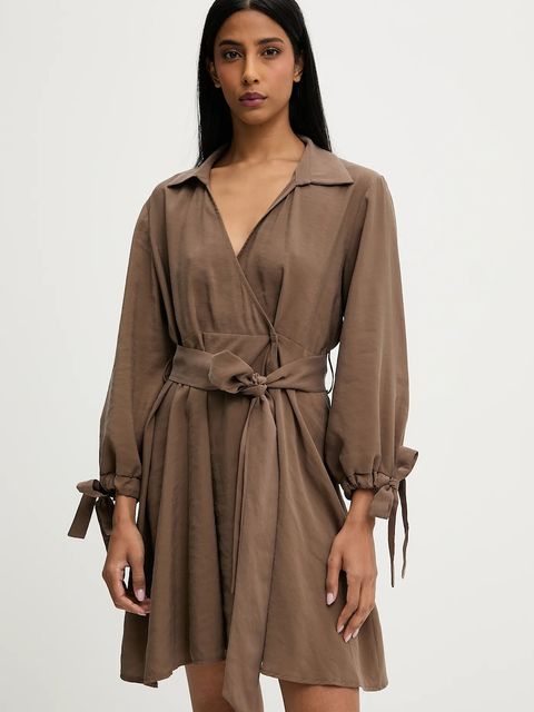 Answear.LAB sukienka kolor brązowy mini rozkloszowana - zdjęcie produktu nr 1