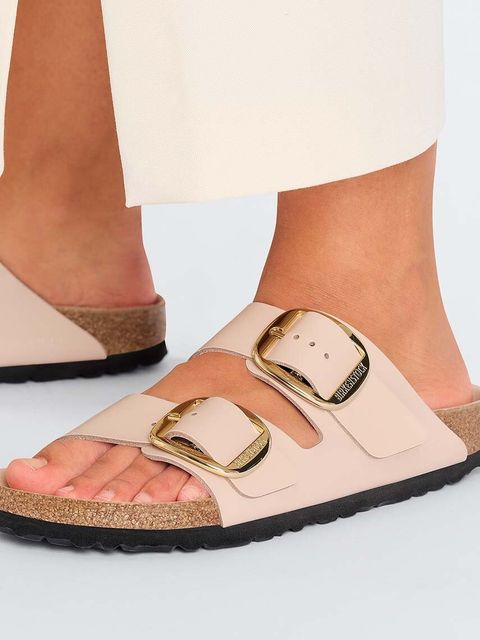 Birkenstock klapki skórzane Arizona Big Buckle damskie kolor beżowy 1026553