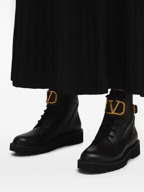 Valentino Garavani logo-detail leather boots - Black