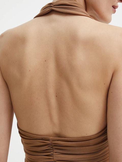 Bardot sukienka kolor brązowy maxi dopasowana 59872DB