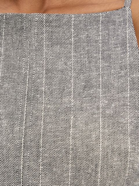 Answear.LAB sukienka z lnem kolor szary mini rozkloszowana