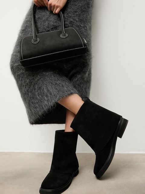 Answear.LAB botki zamszowe kolor czarny na płaskim obcasie