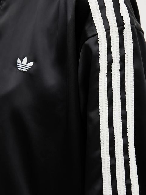 adidas Originals bluza Satin Tt damska kolor czarny z aplikacją KC8810