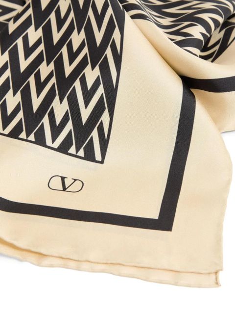 Valentino Garavani Toute La V scarf - Neutrals