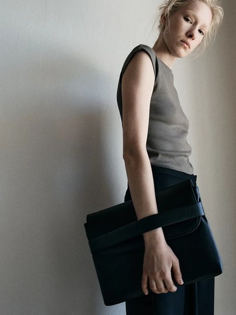 MUUV. torebka kolor czarny