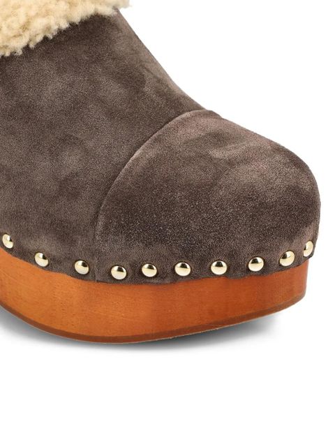 Chloé 80mm shearling-trimmed studded clogs - Brown