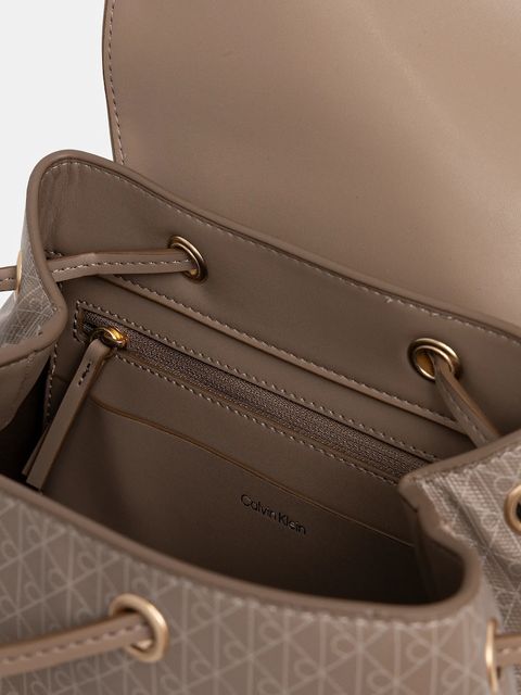 Calvin Klein plecak damski kolor beżowy mały wzorzysty LV04F3271G