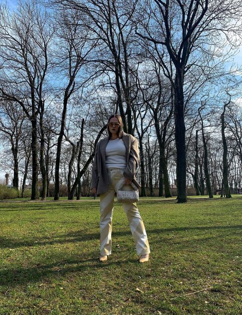 Kupowanie za małych ubrań