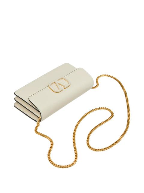 Valentino Garavani VLogo Signature grainy calfskin wallet with chain - Neutrals