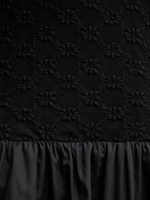 Bardot sukienka kolor czarny midi rozkloszowana 59988DB