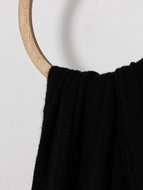 Tommy Hilfiger szalik z dodatkiem wełny damski kolor czarny gładki AW0AW17787 - zdjęcie produktu nr 2