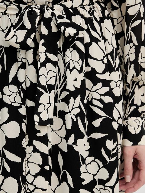 United Colors of Benetton sukienka kolor beżowy midi rozkloszowana 40IGDV0C1