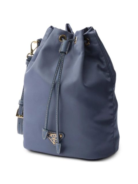 Prada logo-plaque bucket bag - Blue