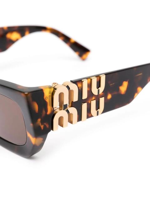 Miu Miu Eyewear cat-eye frame sunglasses - Brown