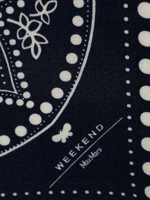 Weekend Max Mara chusta z dodatkiem wełny AEDUCATA damska kolor granatowy wzorzysta 2615541134600 - zdjęcie produktu nr 2