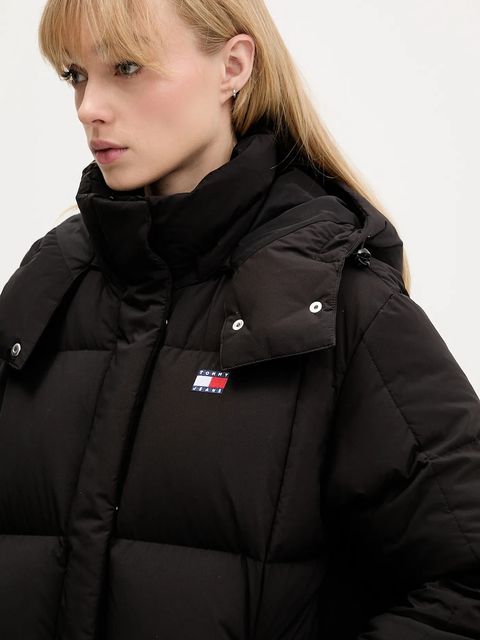 Tommy Jeans kurtka puchowa kolor czarny zimowa DW0DW21623