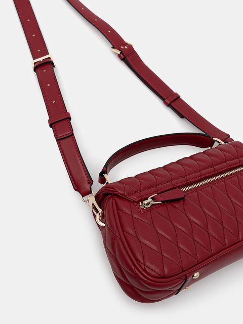 Guess torebka VALLA kolor czerwony HWQG81 22200