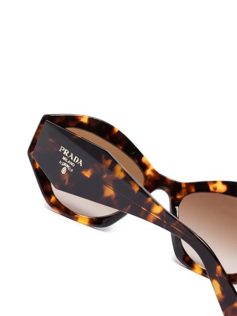 Prada Eyewear tortoiseshell-effect cat-eye frame sunglasses - Brown