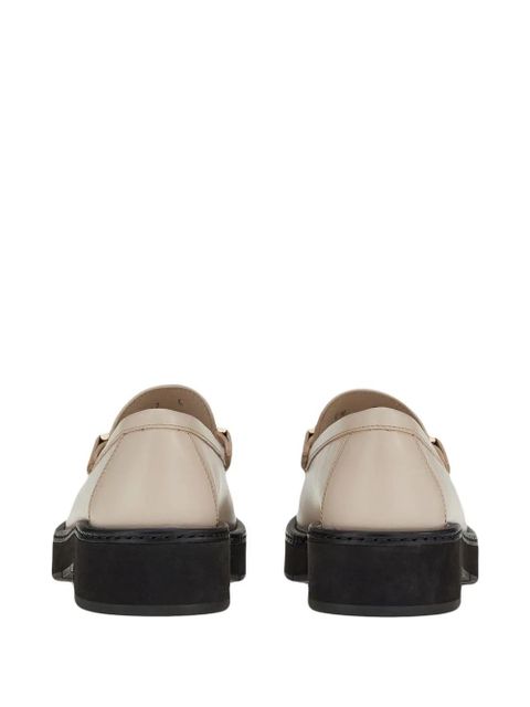 Ferragamo Gancini-plaque leather loafers - Neutrals