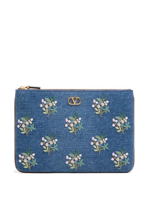 Valentino Garavani Vlogo Signature clutch bag in denim with floral embroidery - Blue - zdjęcie produktu nr 1