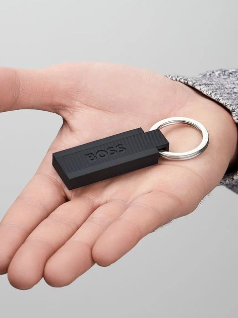 BOSS brelok do kluczy Edge Iconic Black kolor czarny