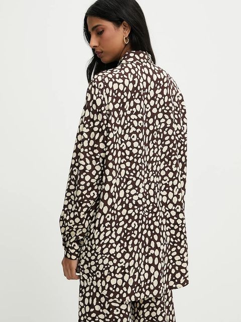 Answear.LAB koszula damska kolor brązowy relaxed z kołnierzykiem klasycznym