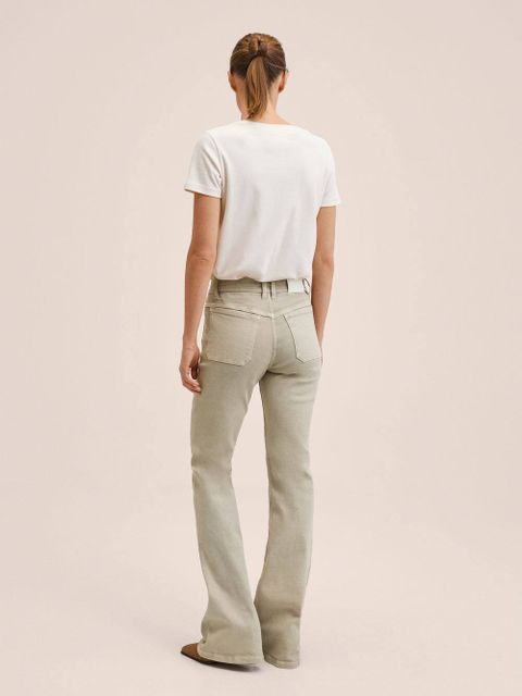 Dżinsy o kroju flare z kieszeniami