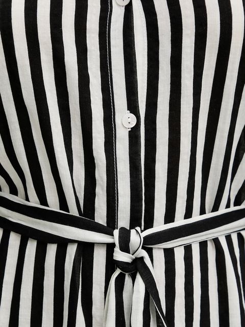 Answear.LAB sukienka z domieszką jedwabiu kolor czarny mini prosta