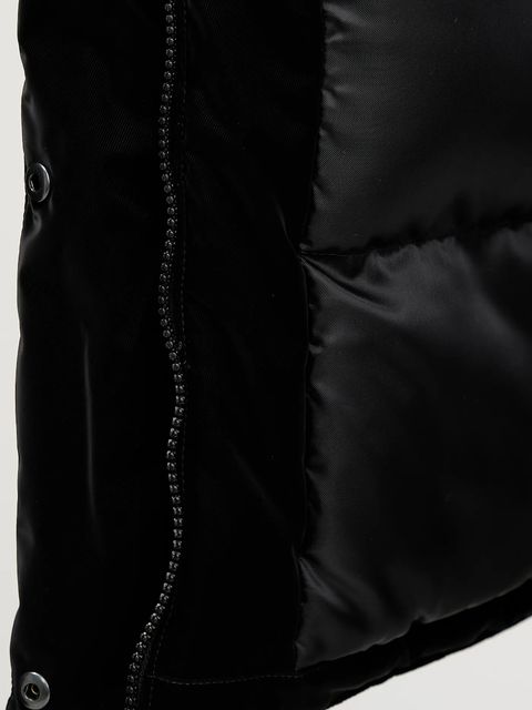 HUGO kurtka kolor czarny zimowa oversize 50555260