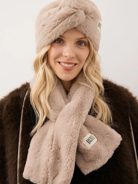 Bizuu szalik FLUFFY damski kolor beżowy gładki FLUFFY BEŻOWY AW