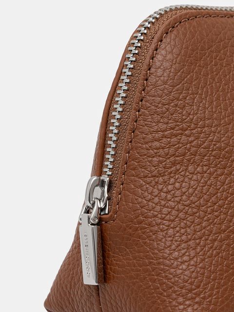 Coccinelle kosmetyczka skórzana kolor brązowy E5.TMF.25.01.01