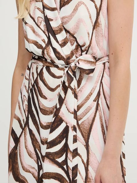 Answear.LAB sukienka kolor różowy midi rozkloszowana