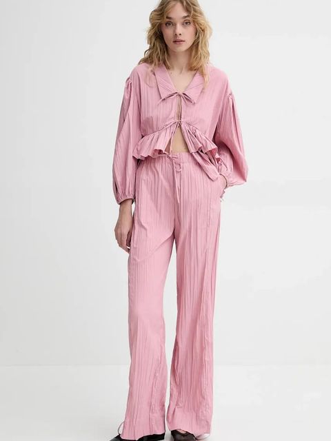 Stine Goya koszula damska kolor różowy relaxed z kołnierzykiem klasycznym SG-SS25-T054-2342