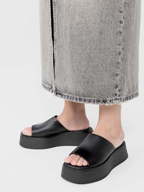 Vagabond Shoemakers klapki skórzane COURTNEY damskie kolor czarny na platformie 5334-601-92