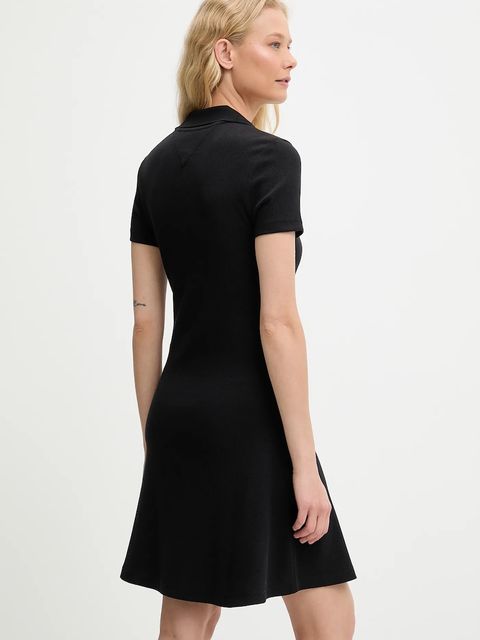 Tommy Jeans sukienka kolor czarny mini dopasowana DW0DW21172