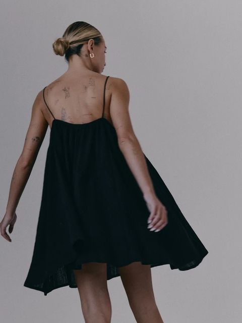 MUUV. sukienka MINIME kolor czarny mini rozkloszowana