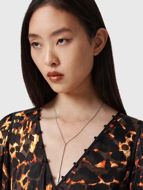 AllSaints sukienka z dodatkiem jedwabiu kolor brązowy midi rozkloszowana W102DD