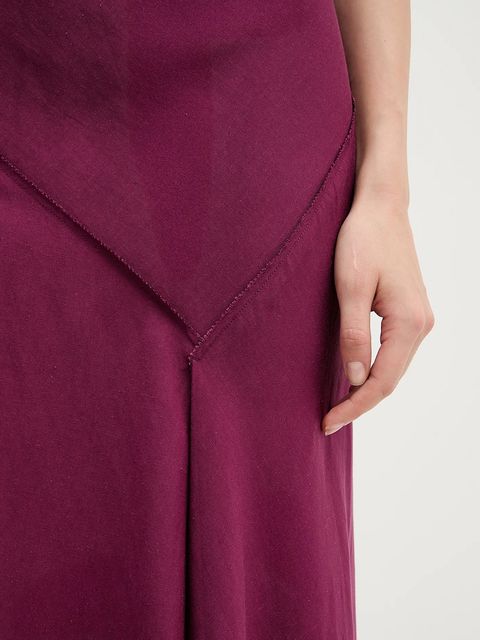 Hoss Intropia sukienka z domieszką lnu kolor fioletowy midi prosta 8229107