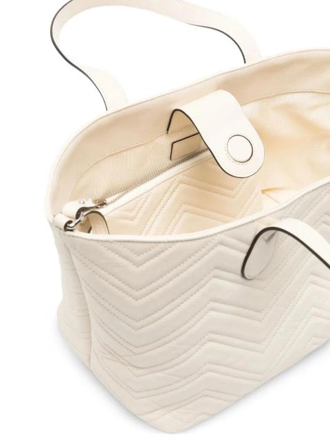 Gucci logo-charm tote bag - Neutrals