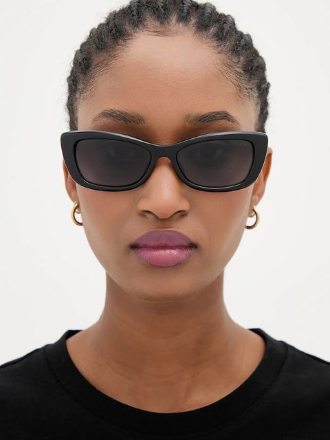 Guess okulary przeciwsłoneczne damskie kolor czarny GU00156_H_5501B