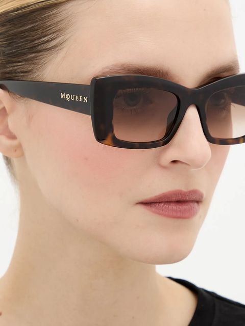 Alexander McQueen okulary przeciwsłoneczne damskie kolor brązowy AM0526S