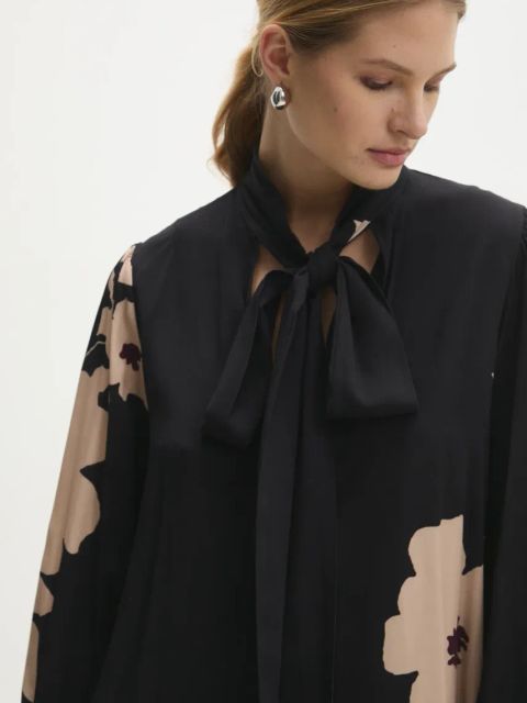 Answear.LAB sukienka kolor czarny mini oversize