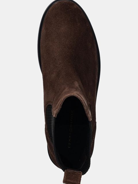 Tommy Hilfiger sztyblety zamszowe FLAG SUEDE CHELSEA BOOT damskie kolor brązowy na płaskim obcasie FW0FW08780