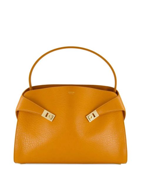 Ferragamo medium Hug maxi-grain leather shoulder bag - Orange - zdjęcie produktu nr 1