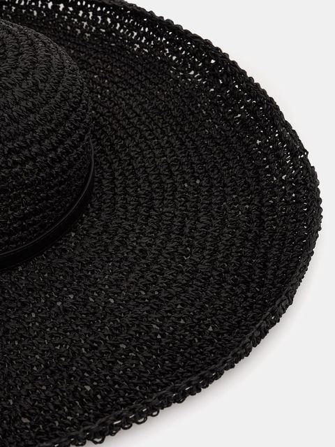 Lola Casademunt kapelusz