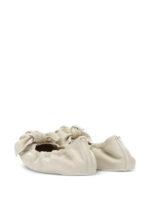 Ferragamo bow-detail ruched ballet flats - Neutrals