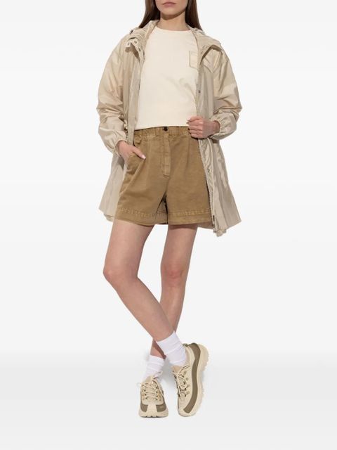 Moncler Grenoble embroidered-patch T-shirt - Neutrals - zdjęcie produktu nr 2